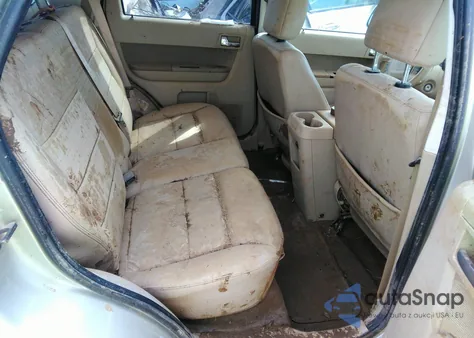 2010 Ford Escape Limited z USA, uszkodzony, nr VIN 1FMCU9EG6AKC93867